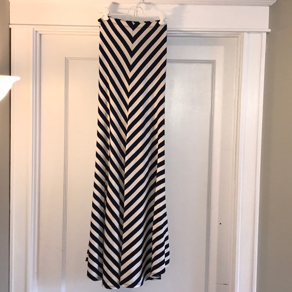 Flared Bottom Maxi Skirt Super Soft Sexy NWOT